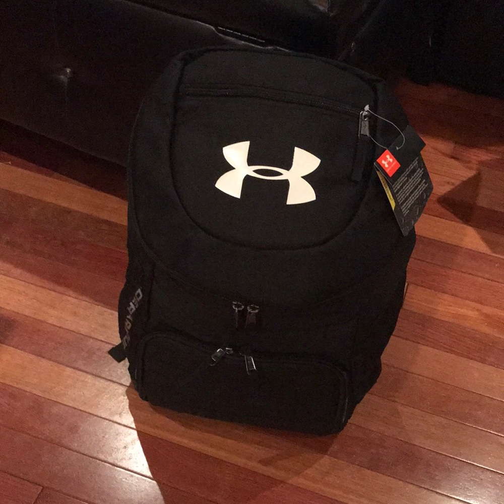 UA Under Armour Backpack NEW Black & White details - Picture 3 of 5